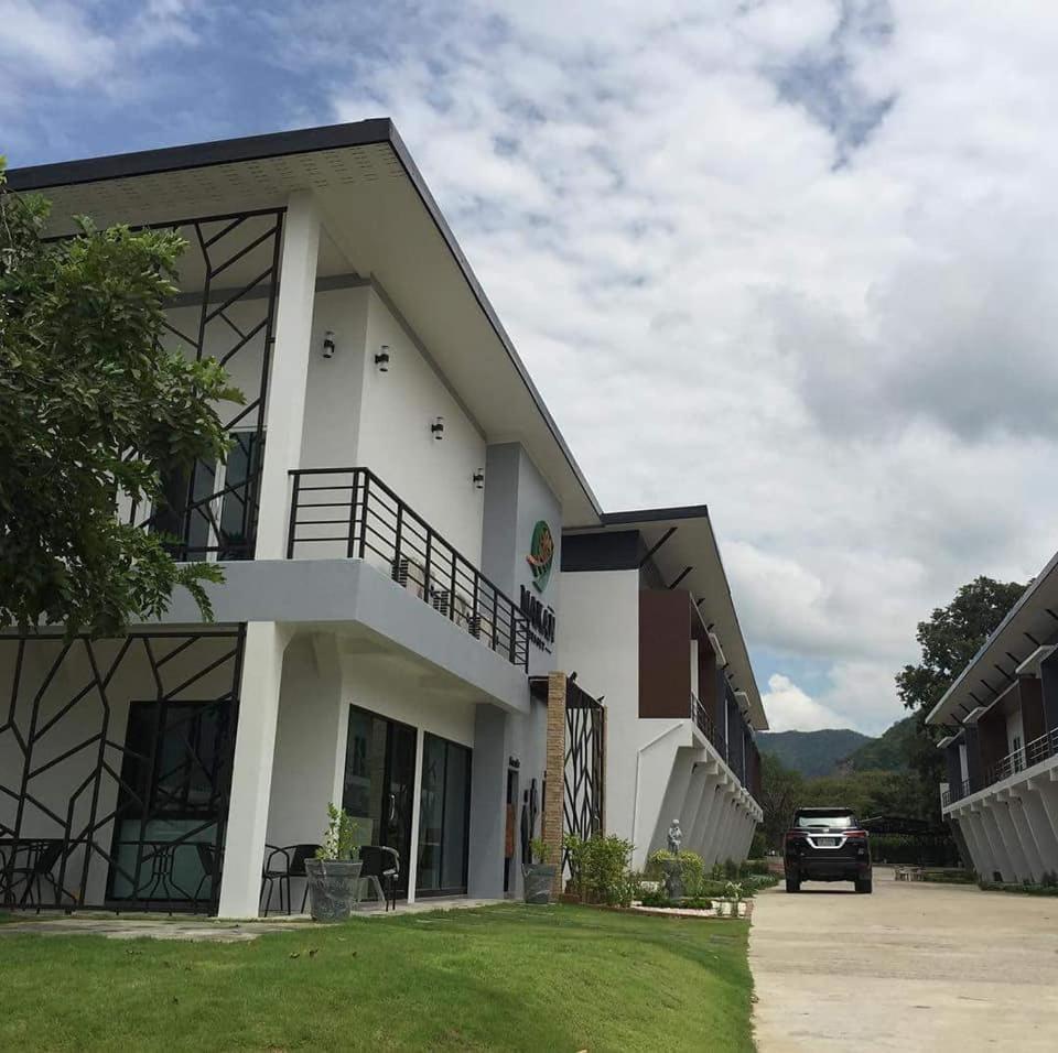 Makan Resort Kanchanaburi Exterior photo